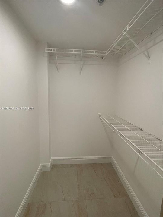 Active With Contract: $2,800 (2 beds, 2 baths, 1054 Square Feet)