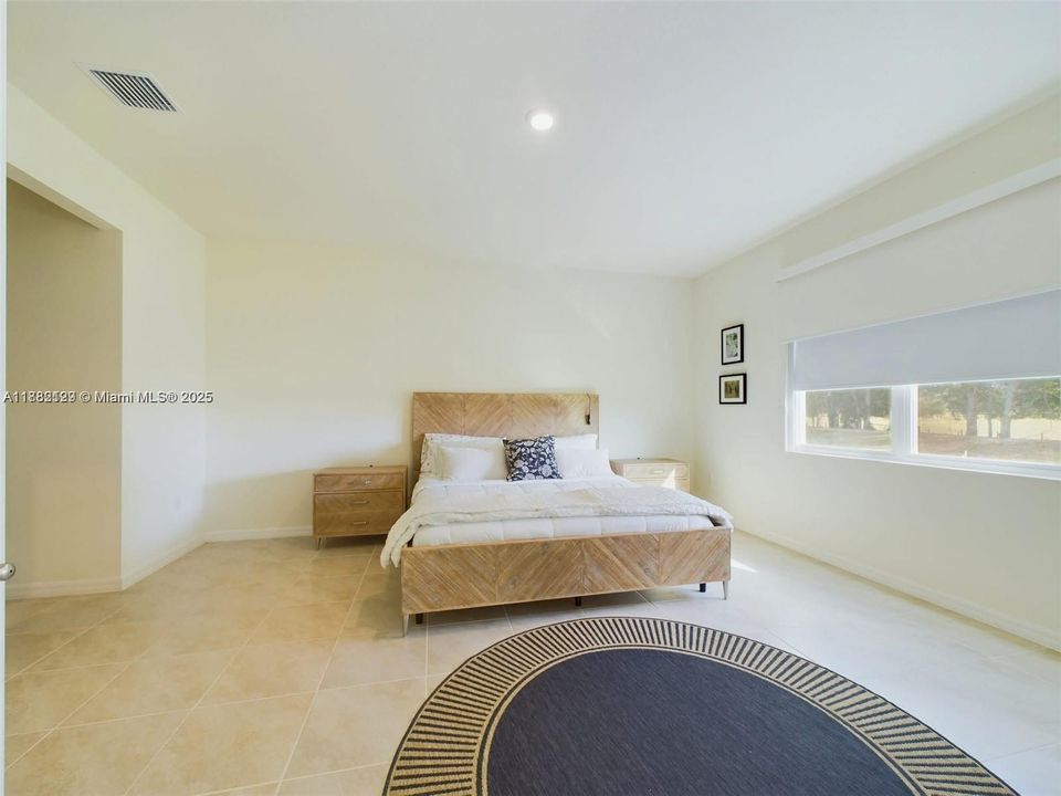 For Rent: $3,000 (4 beds, 2 baths, 0 Square Feet)