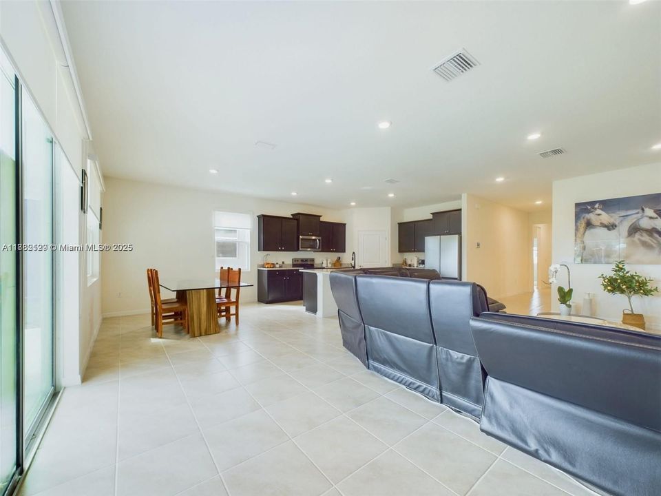 For Rent: $3,000 (4 beds, 2 baths, 0 Square Feet)