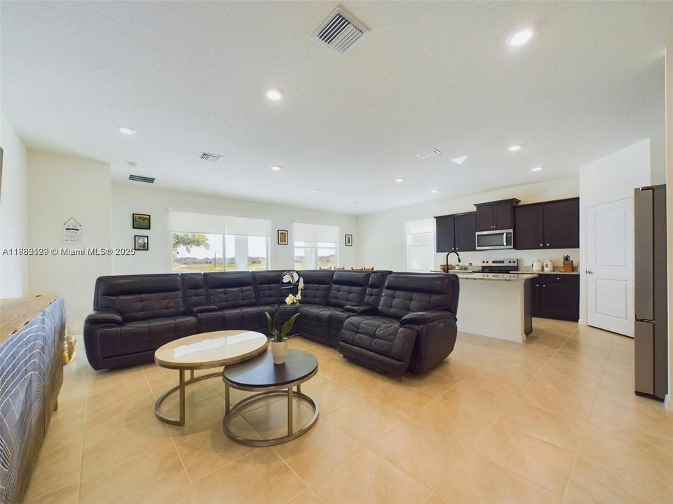 For Rent: $3,000 (4 beds, 2 baths, 0 Square Feet)