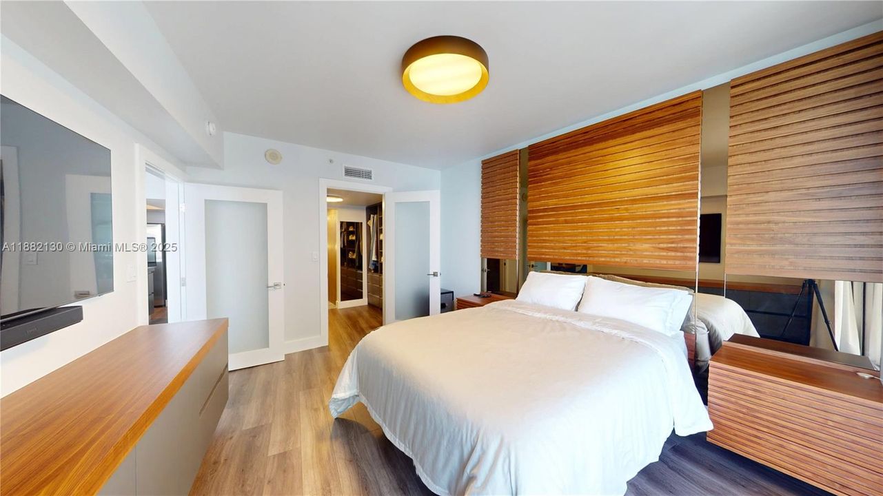 For Sale: $410,000 (1 beds, 1 baths, 791 Square Feet)