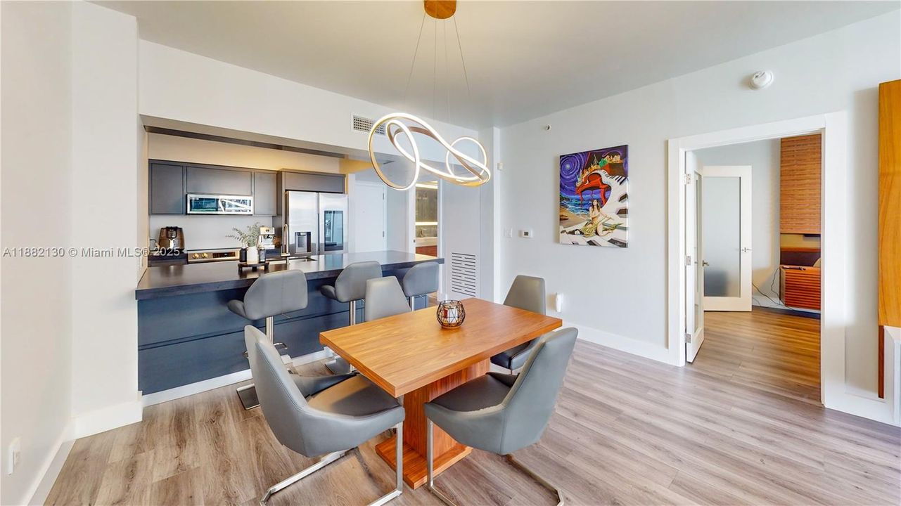 For Sale: $410,000 (1 beds, 1 baths, 791 Square Feet)