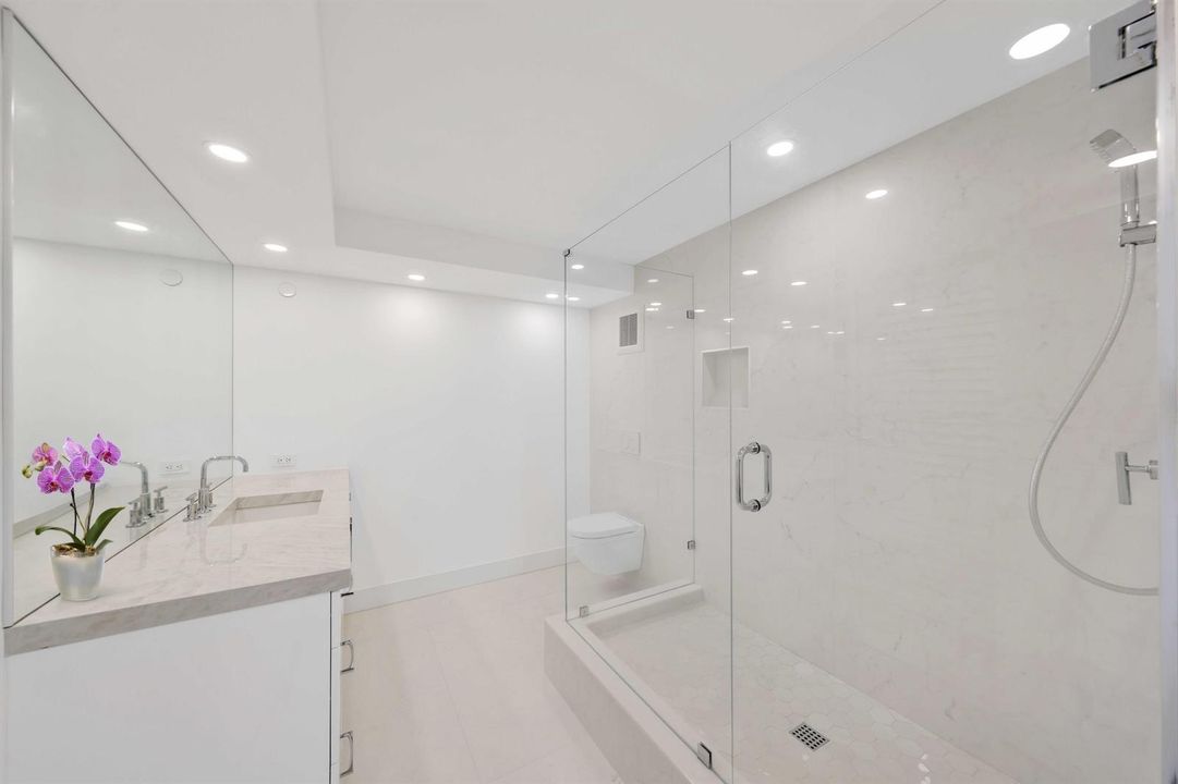 2nd Bathroom