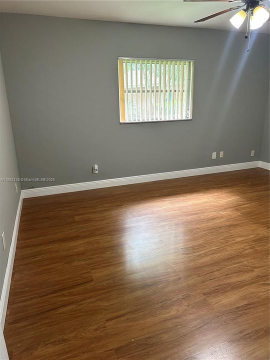 Active With Contract: $2,900 (3 beds, 2 baths, 1654 Square Feet)