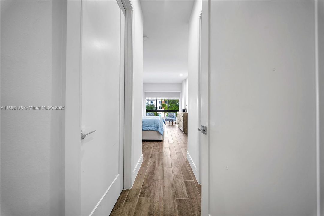 合同活跃: $1,200,000 (3 贝兹, 3 浴室, 2257 平方英尺)