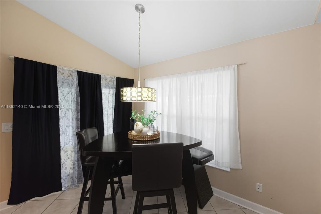 En Venta: $425,000 (3 camas, 2 baños, 0 Pies cuadrados)