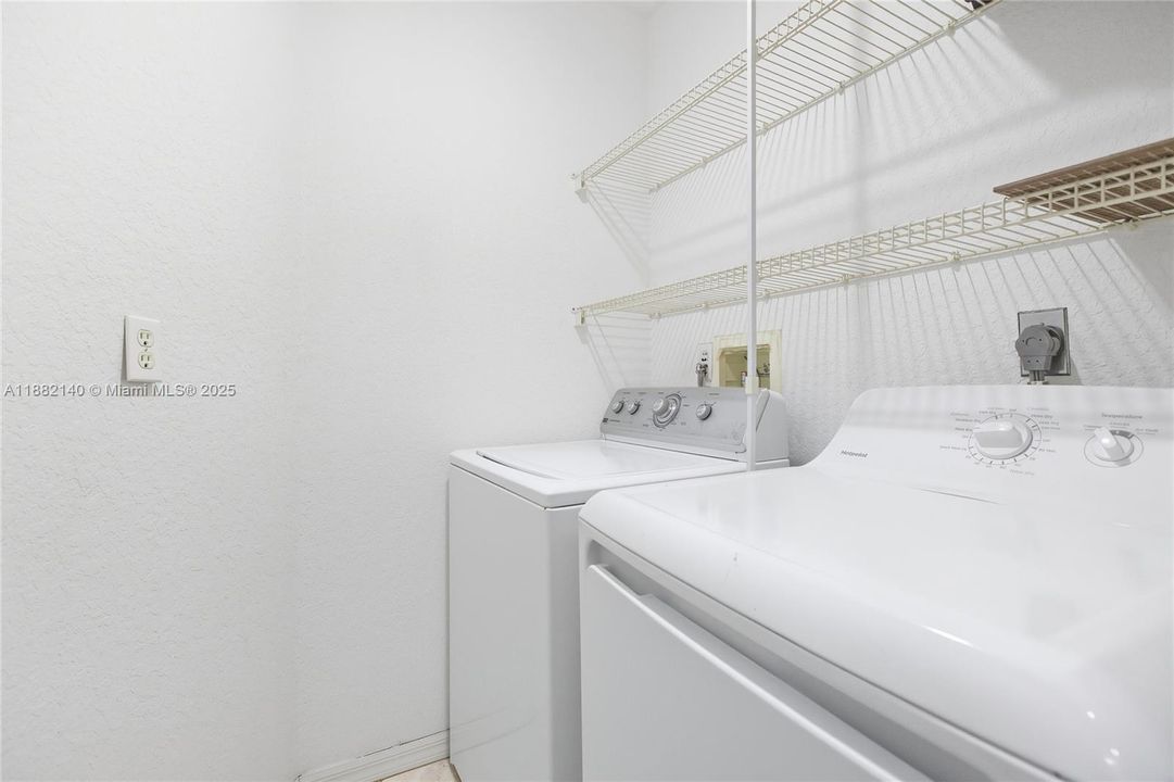 En Venta: $425,000 (3 camas, 2 baños, 0 Pies cuadrados)