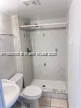Active With Contract: $1,695 (2 beds, 2 baths, 870 Square Feet)