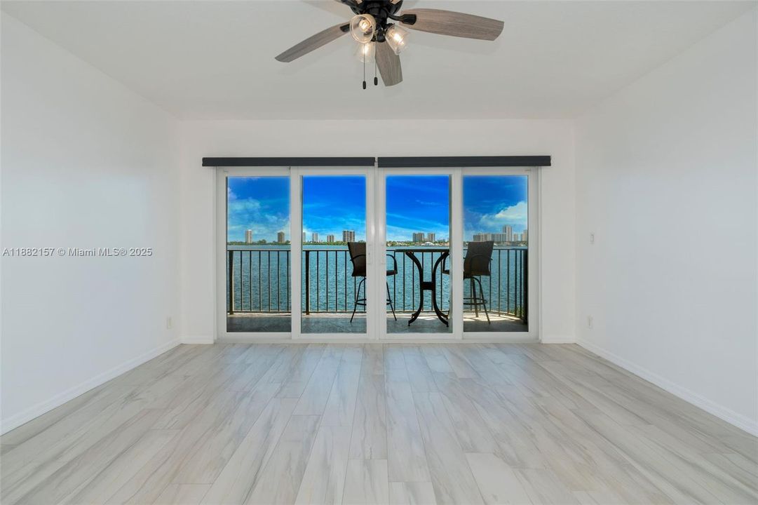 На продажу: $399,900 (2 спален, 2 ванн, 1440 Квадратных фут)