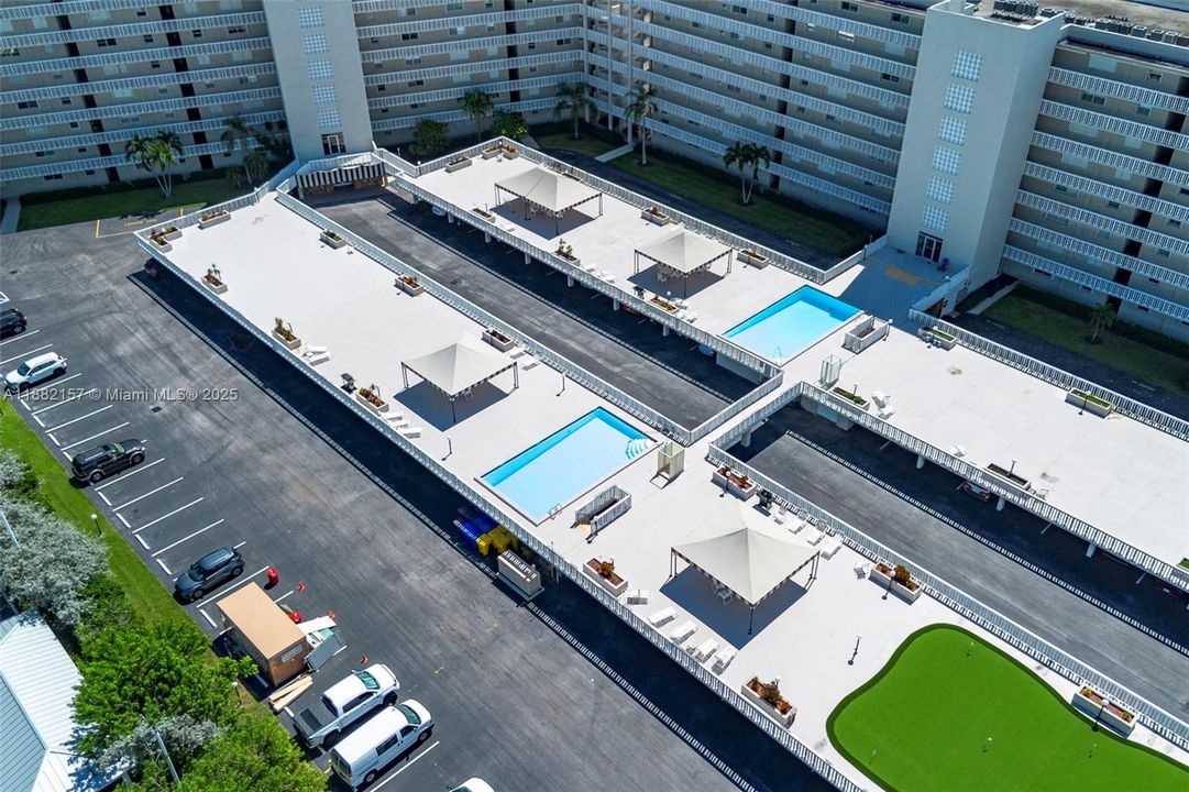 На продажу: $399,900 (2 спален, 2 ванн, 1440 Квадратных фут)