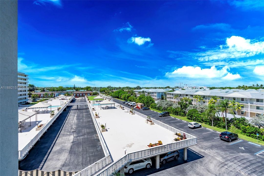 На продажу: $399,900 (2 спален, 2 ванн, 1440 Квадратных фут)