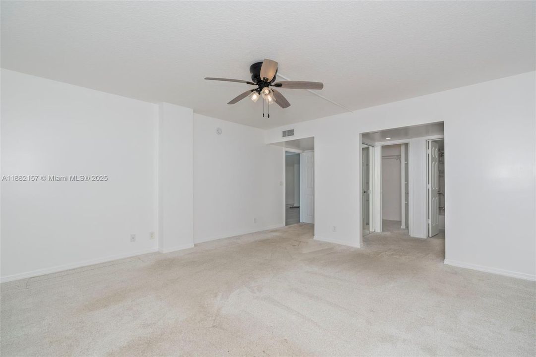 На продажу: $399,900 (2 спален, 2 ванн, 1440 Квадратных фут)