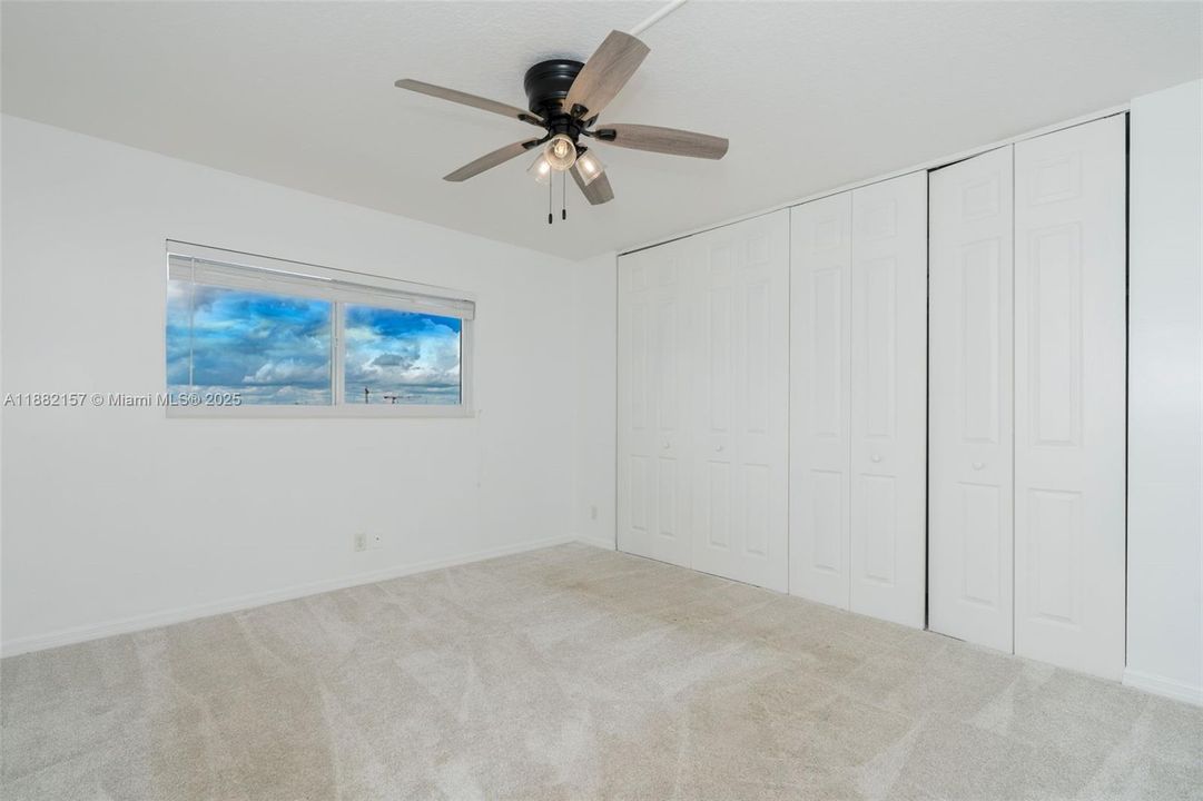 На продажу: $399,900 (2 спален, 2 ванн, 1440 Квадратных фут)