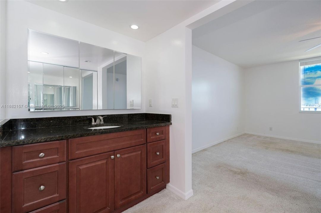 На продажу: $399,900 (2 спален, 2 ванн, 1440 Квадратных фут)