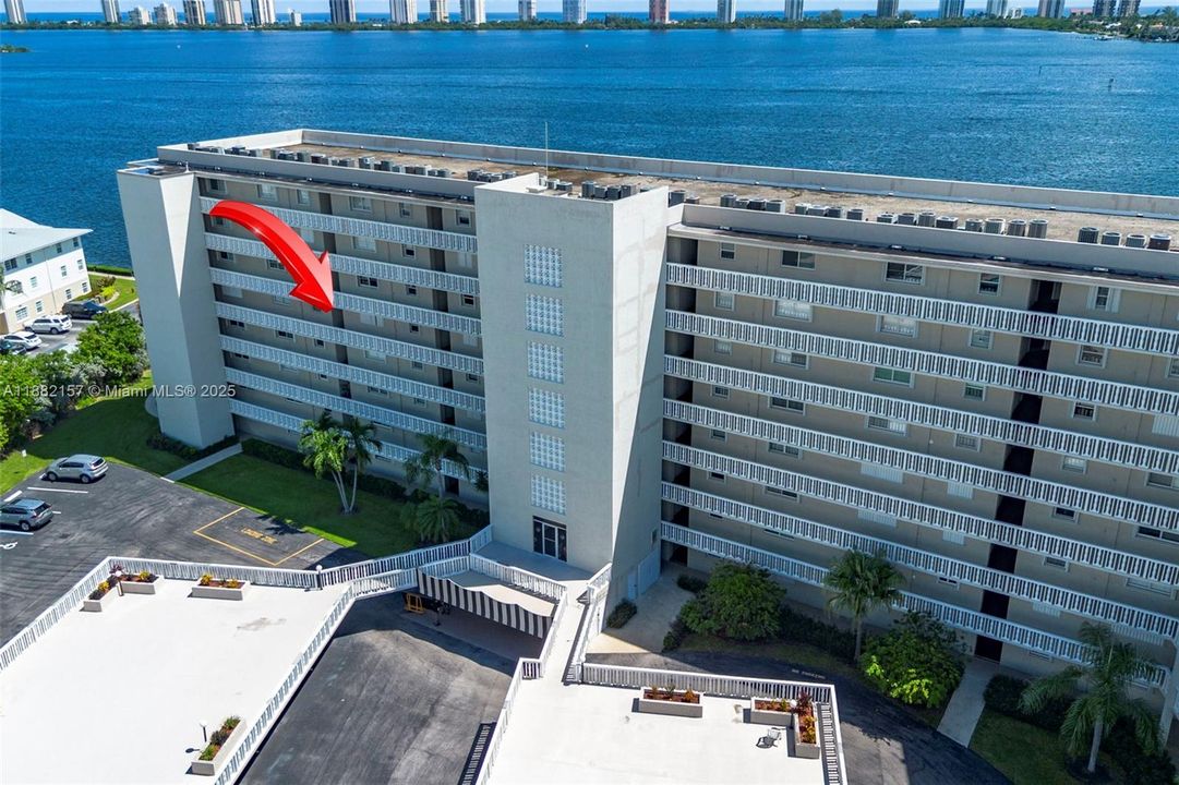 На продажу: $399,900 (2 спален, 2 ванн, 1440 Квадратных фут)