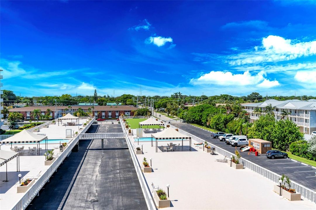 На продажу: $399,900 (2 спален, 2 ванн, 1440 Квадратных фут)