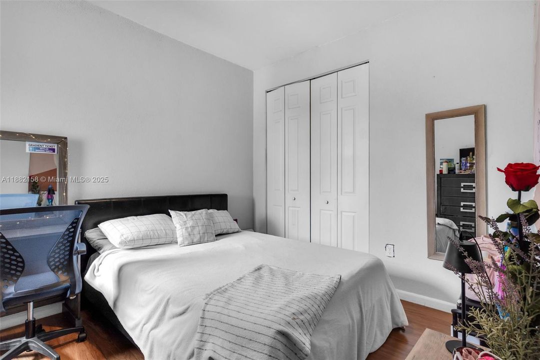 На продажу: $520,000 (4 спален, 2 ванн, 2201 Квадратных фут)