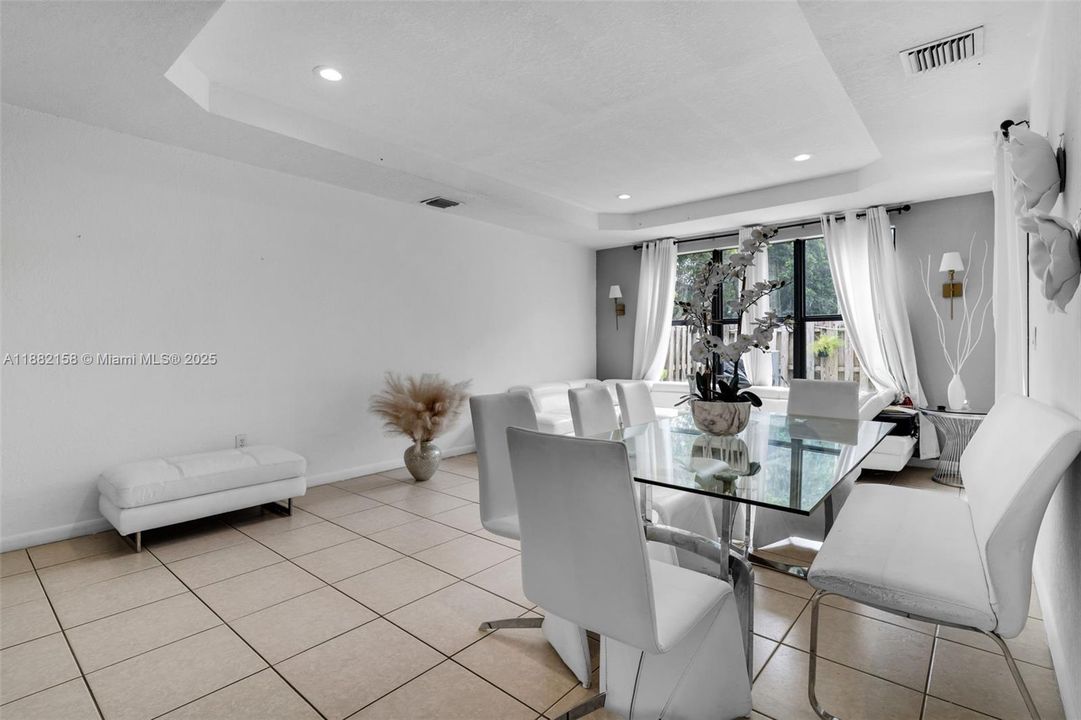 На продажу: $520,000 (4 спален, 2 ванн, 2201 Квадратных фут)