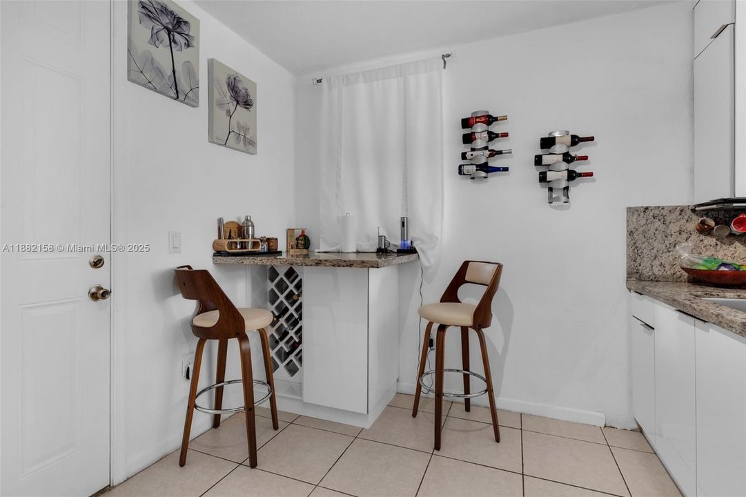 На продажу: $520,000 (4 спален, 2 ванн, 2201 Квадратных фут)