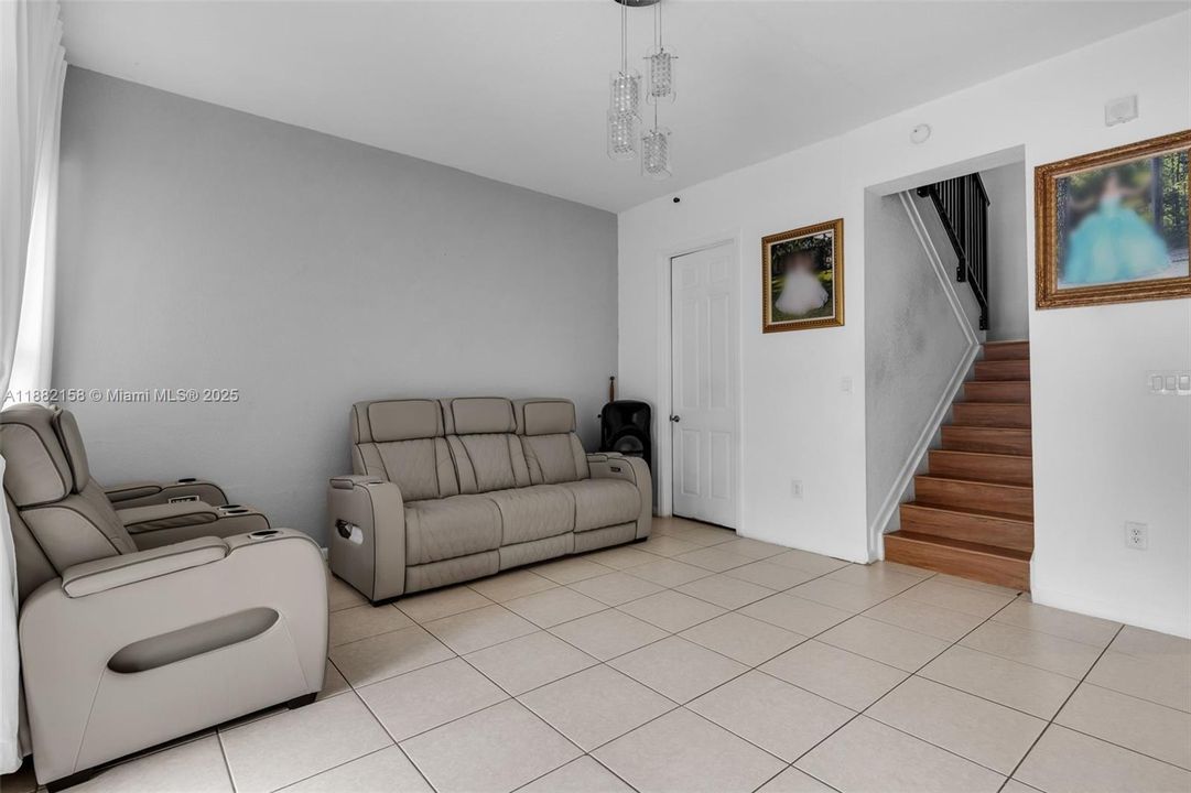 На продажу: $520,000 (4 спален, 2 ванн, 2201 Квадратных фут)