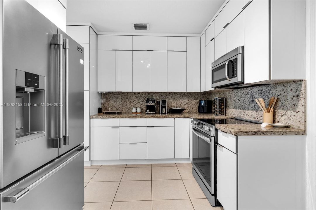 На продажу: $520,000 (4 спален, 2 ванн, 2201 Квадратных фут)