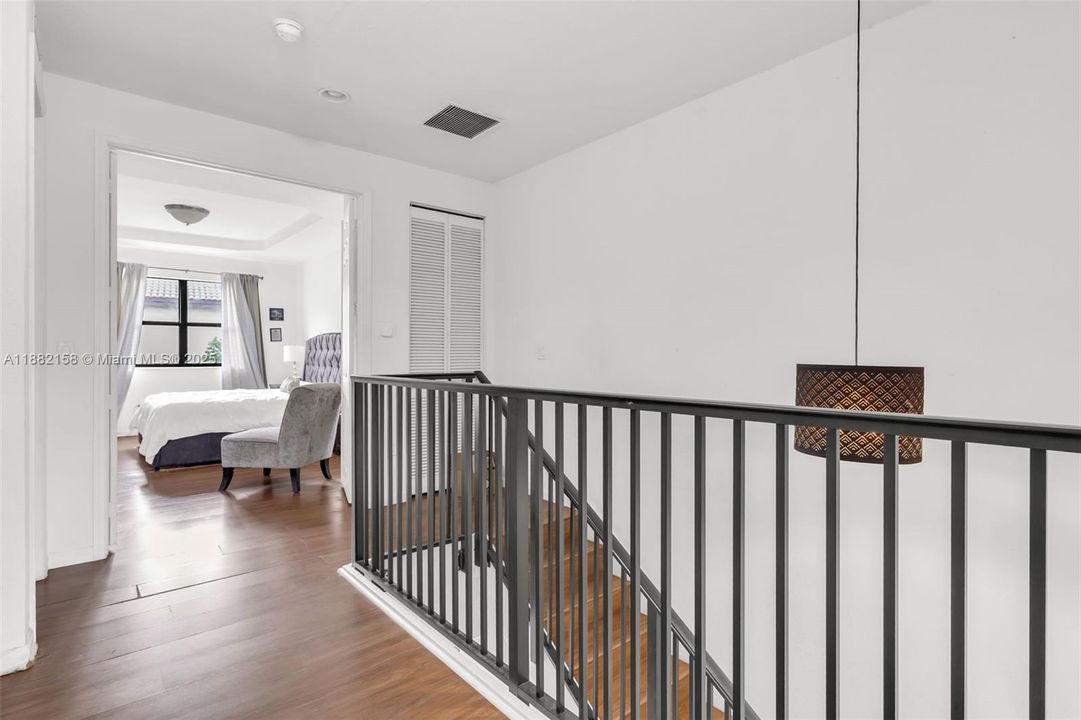 На продажу: $520,000 (4 спален, 2 ванн, 2201 Квадратных фут)