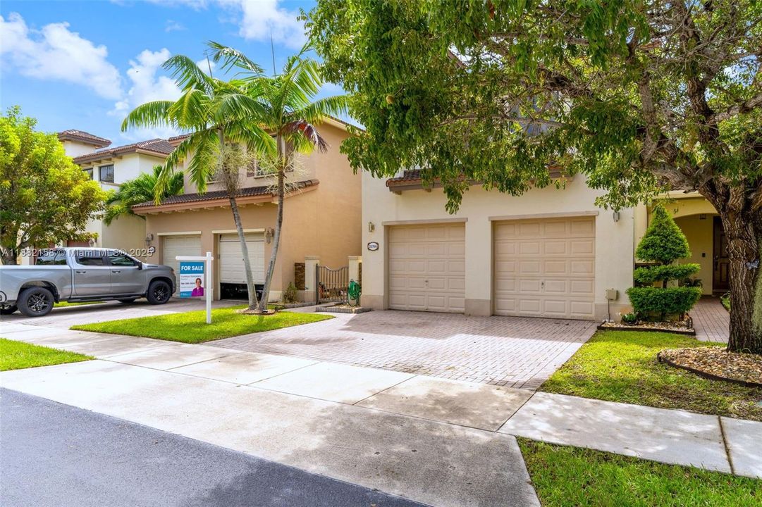 На продажу: $520,000 (4 спален, 2 ванн, 2201 Квадратных фут)