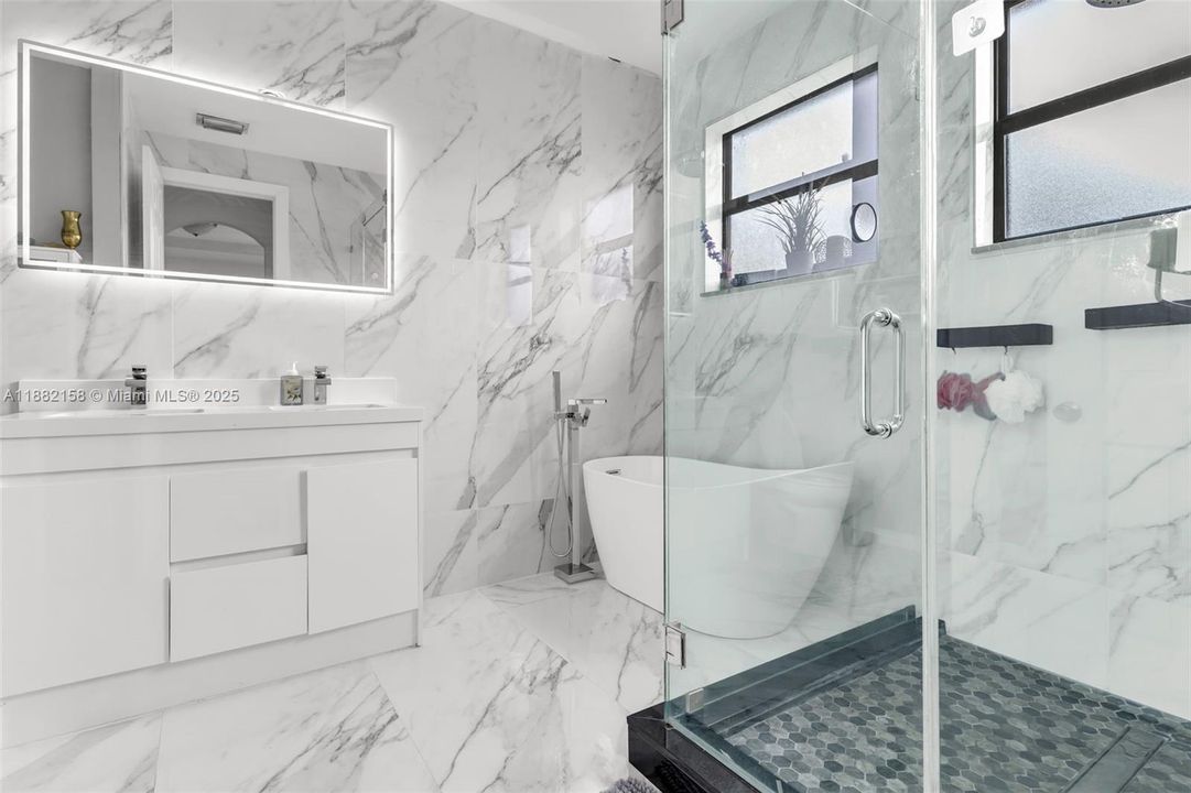 На продажу: $520,000 (4 спален, 2 ванн, 2201 Квадратных фут)