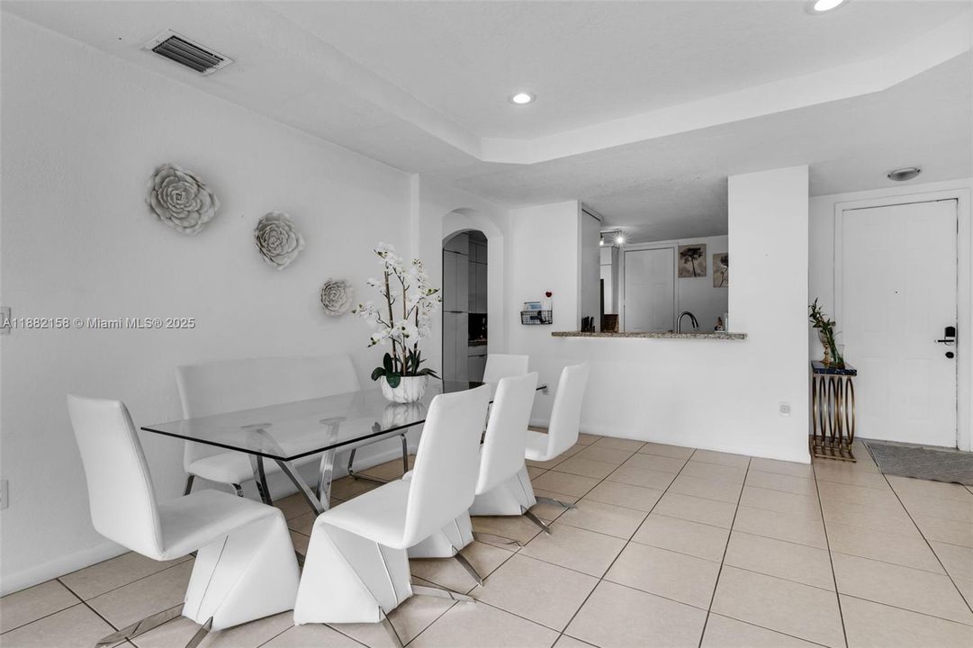 На продажу: $520,000 (4 спален, 2 ванн, 2201 Квадратных фут)