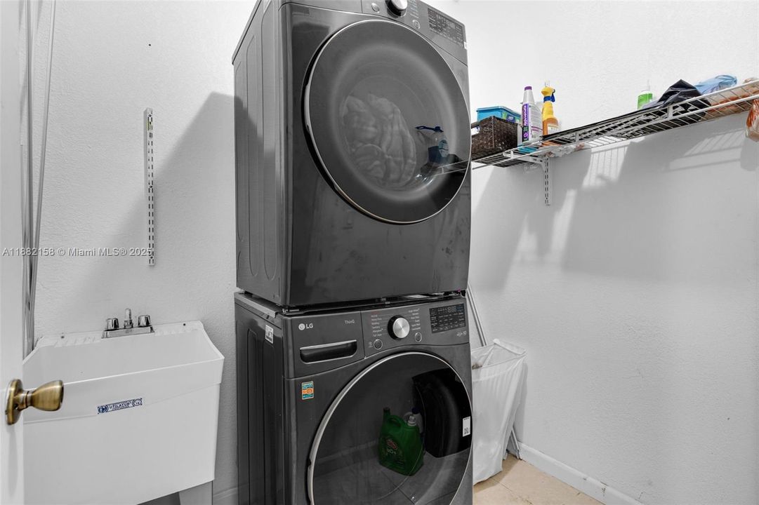 На продажу: $520,000 (4 спален, 2 ванн, 2201 Квадратных фут)