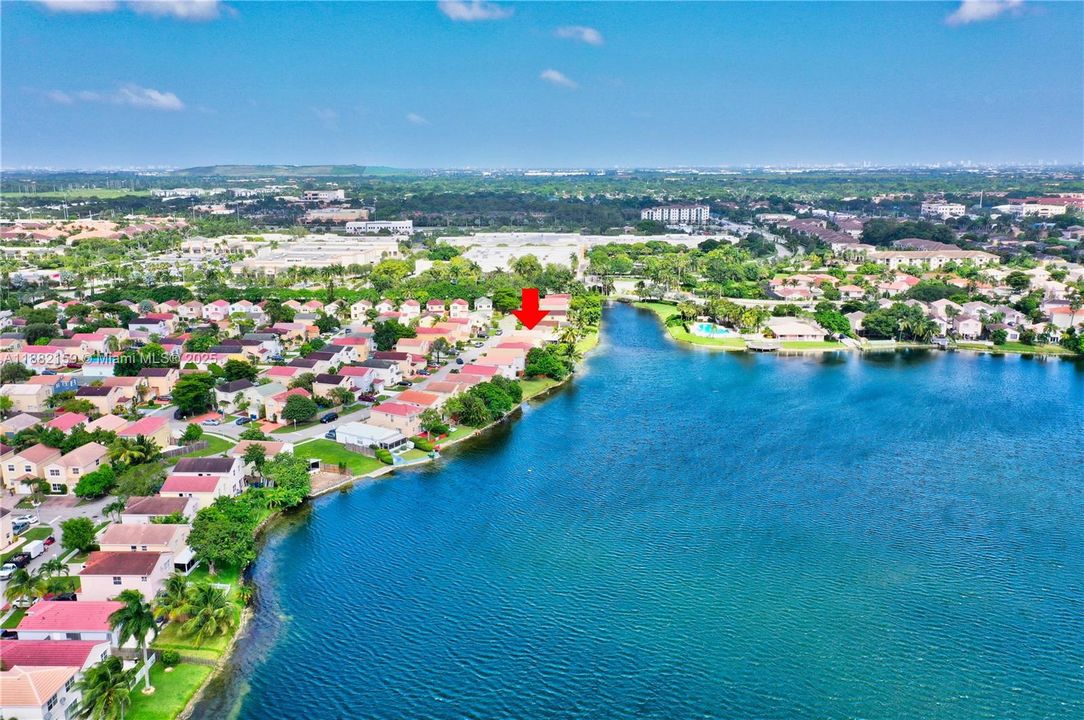 最近租的: $3,500 (3 贝兹, 2 浴室, 1740 平方英尺)