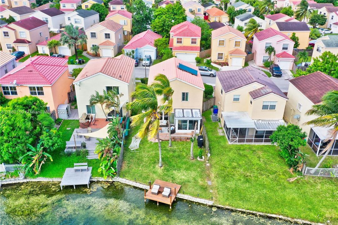 最近租的: $3,500 (3 贝兹, 2 浴室, 1740 平方英尺)