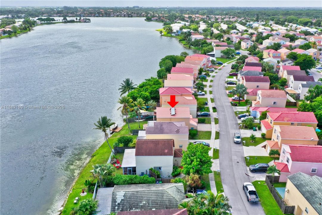 最近租的: $3,500 (3 贝兹, 2 浴室, 1740 平方英尺)