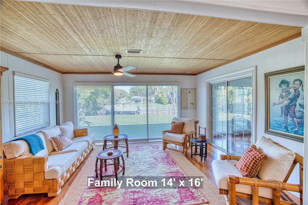 Vendido Recientemente: $1,049,000 (3 camas, 2 baños, 2111 Pies cuadrados)