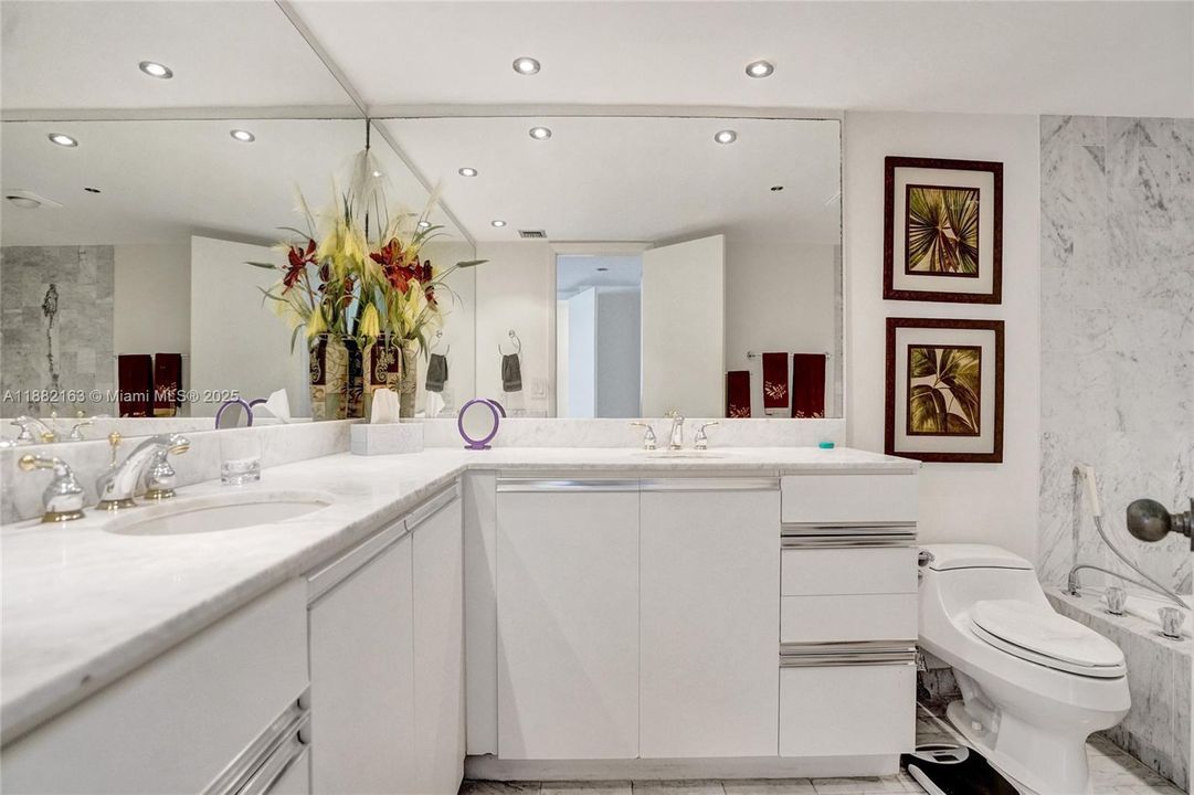 For Sale: $749,900 (2 beds, 2 baths, 1631 Square Feet)