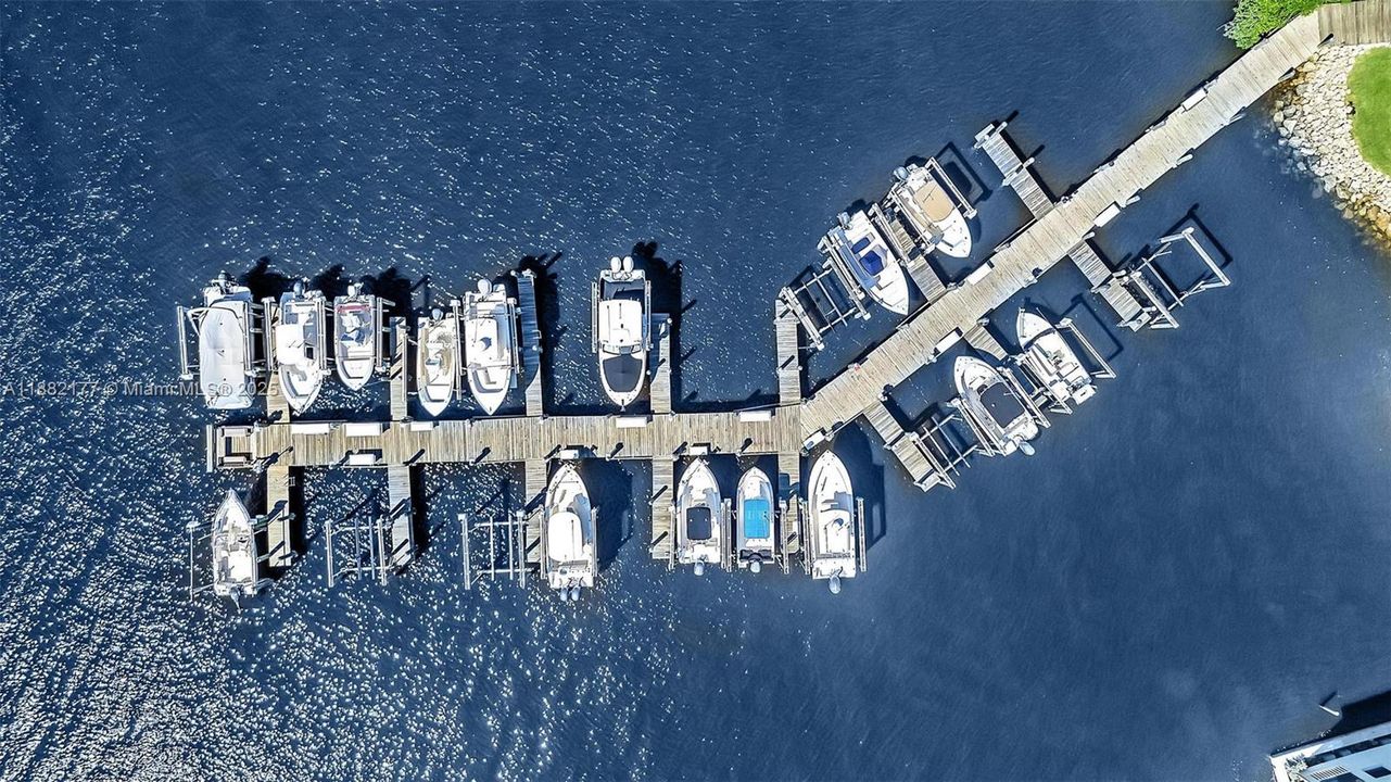 待售: $550,000 (2 贝兹, 2 浴室, 1418 平方英尺)