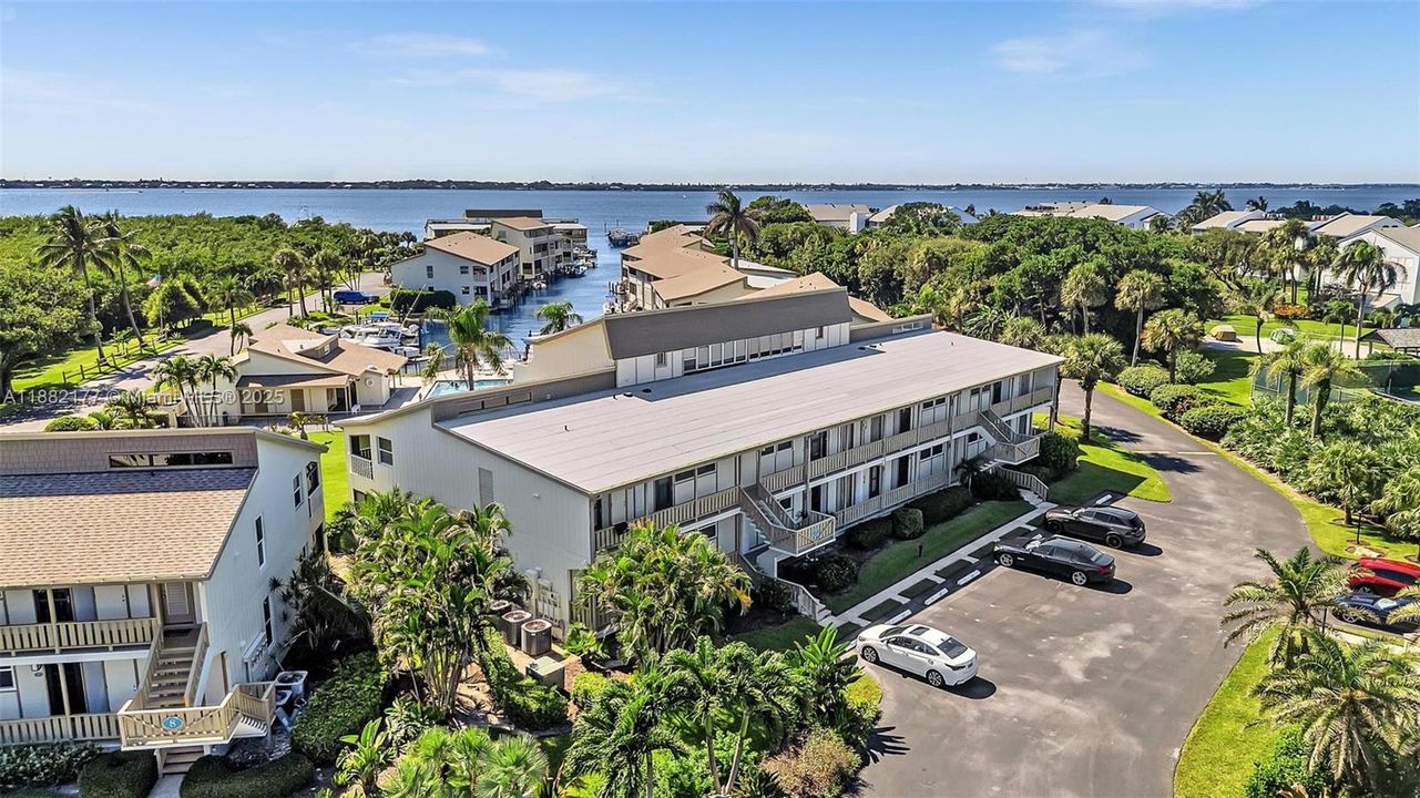 待售: $550,000 (2 贝兹, 2 浴室, 1418 平方英尺)