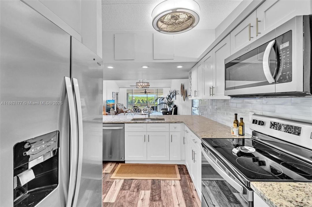 待售: $550,000 (2 贝兹, 2 浴室, 1418 平方英尺)