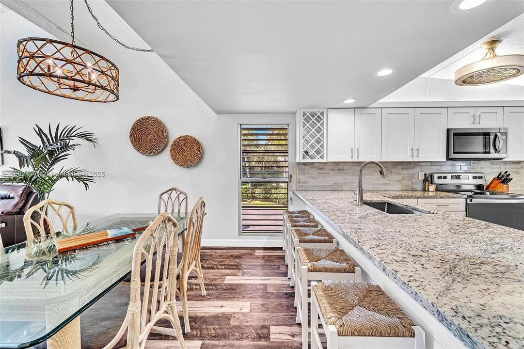 待售: $550,000 (2 贝兹, 2 浴室, 1418 平方英尺)