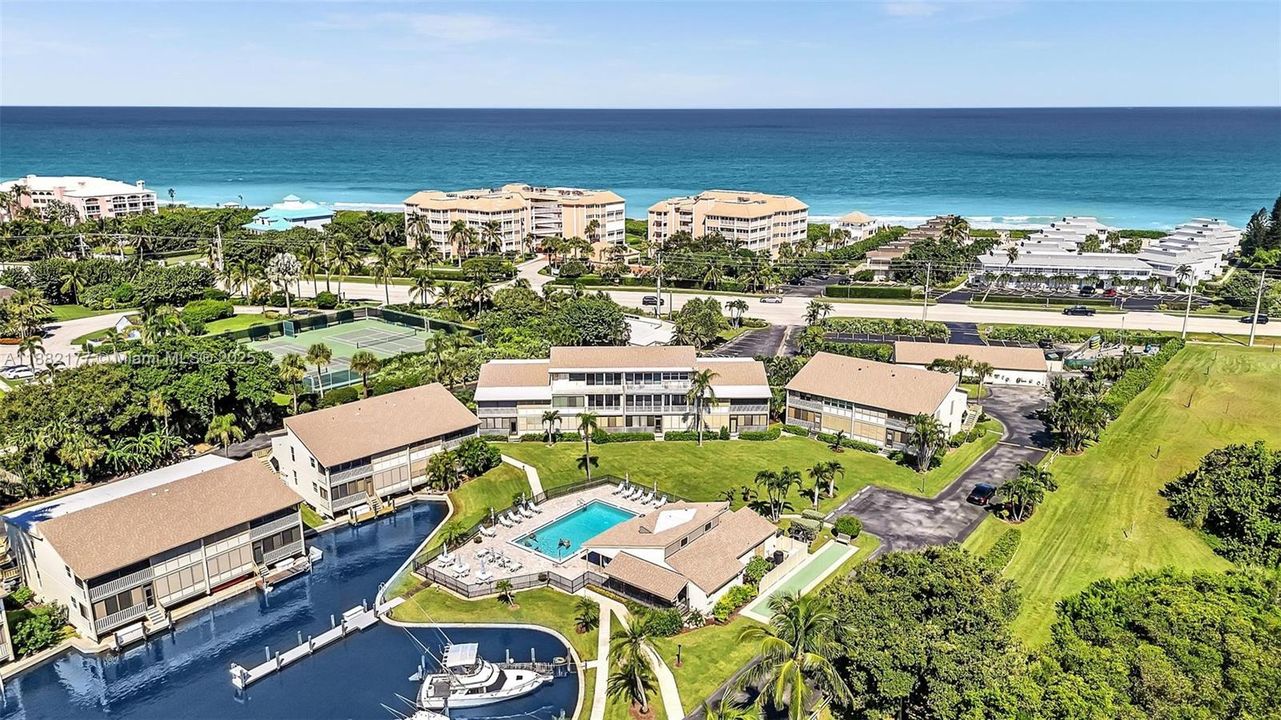 待售: $550,000 (2 贝兹, 2 浴室, 1418 平方英尺)