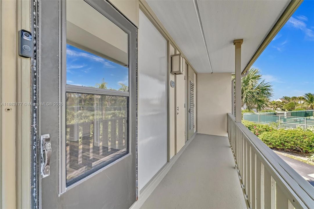 待售: $550,000 (2 贝兹, 2 浴室, 1418 平方英尺)