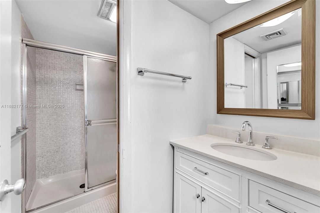 待售: $550,000 (2 贝兹, 2 浴室, 1418 平方英尺)