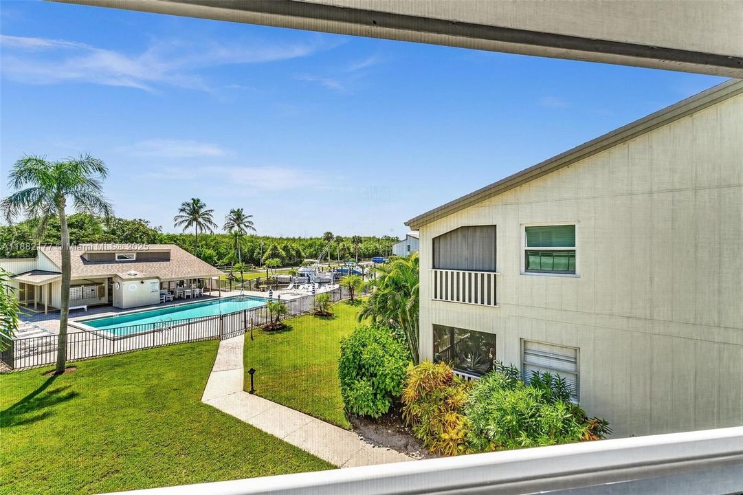 待售: $550,000 (2 贝兹, 2 浴室, 1418 平方英尺)