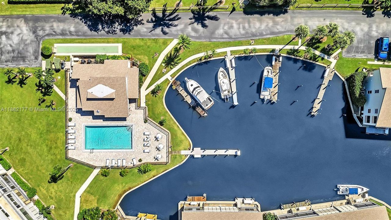 待售: $550,000 (2 贝兹, 2 浴室, 1418 平方英尺)