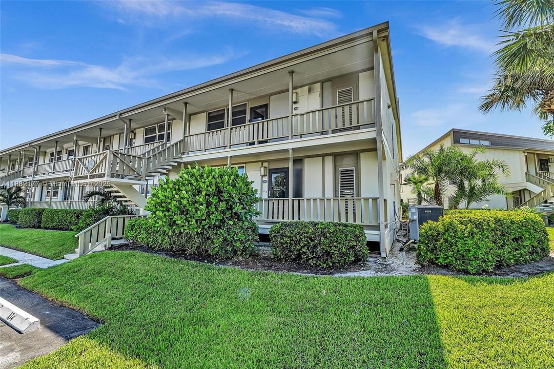 待售: $550,000 (2 贝兹, 2 浴室, 1418 平方英尺)