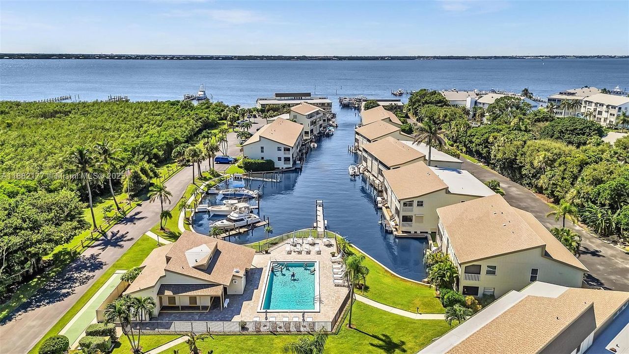 待售: $550,000 (2 贝兹, 2 浴室, 1418 平方英尺)