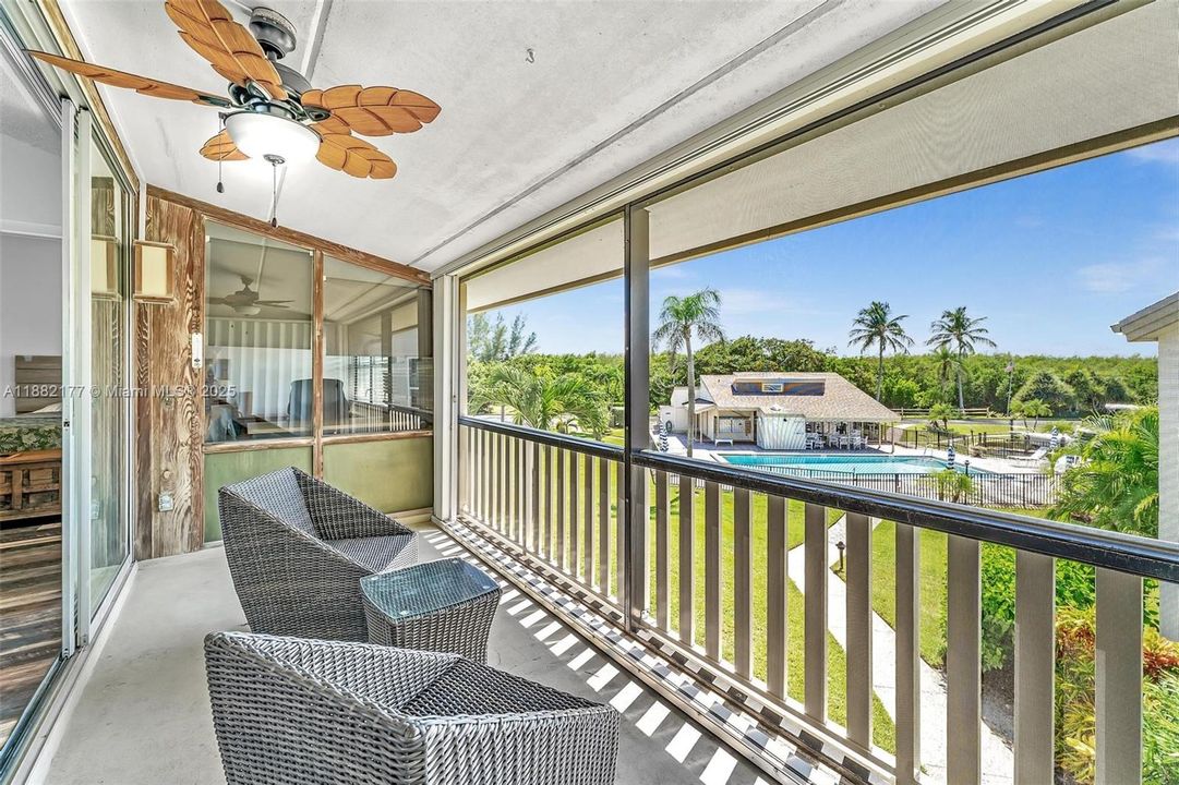 待售: $550,000 (2 贝兹, 2 浴室, 1418 平方英尺)