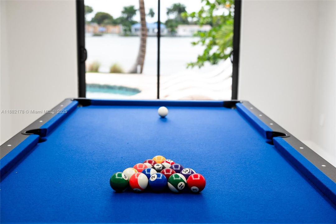 出租: $15,000 (4 贝兹, 3 浴室, 2159 平方英尺)