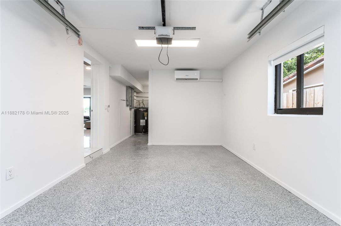 出租: $15,000 (4 贝兹, 3 浴室, 2159 平方英尺)