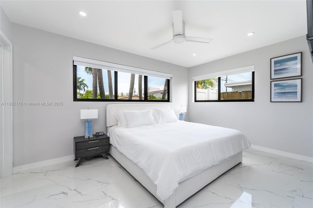 出租: $15,000 (4 贝兹, 3 浴室, 2159 平方英尺)